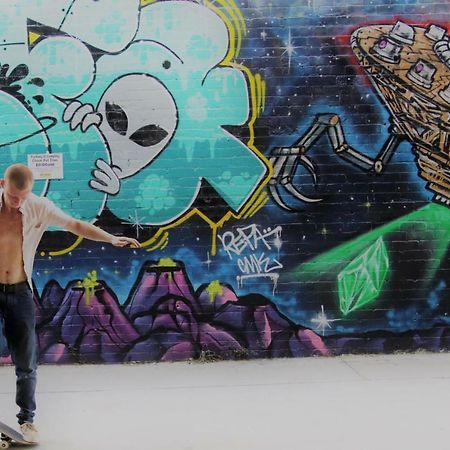 Big Bird Backpackers Hostel Brisbane Bagian luar foto